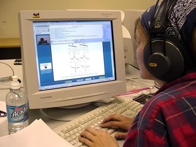 В Седельницкой школе биологию преподает … и компьютер
