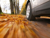 Особенности вождения автомобиля осенью