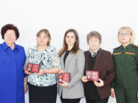 Семьям погибших героев передали государственные награды