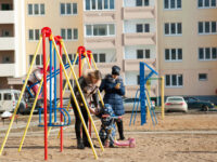 В Ивановской области семьи участников СВО могут вне очереди получить социальную услугу по кратковременному присмотру за детьми